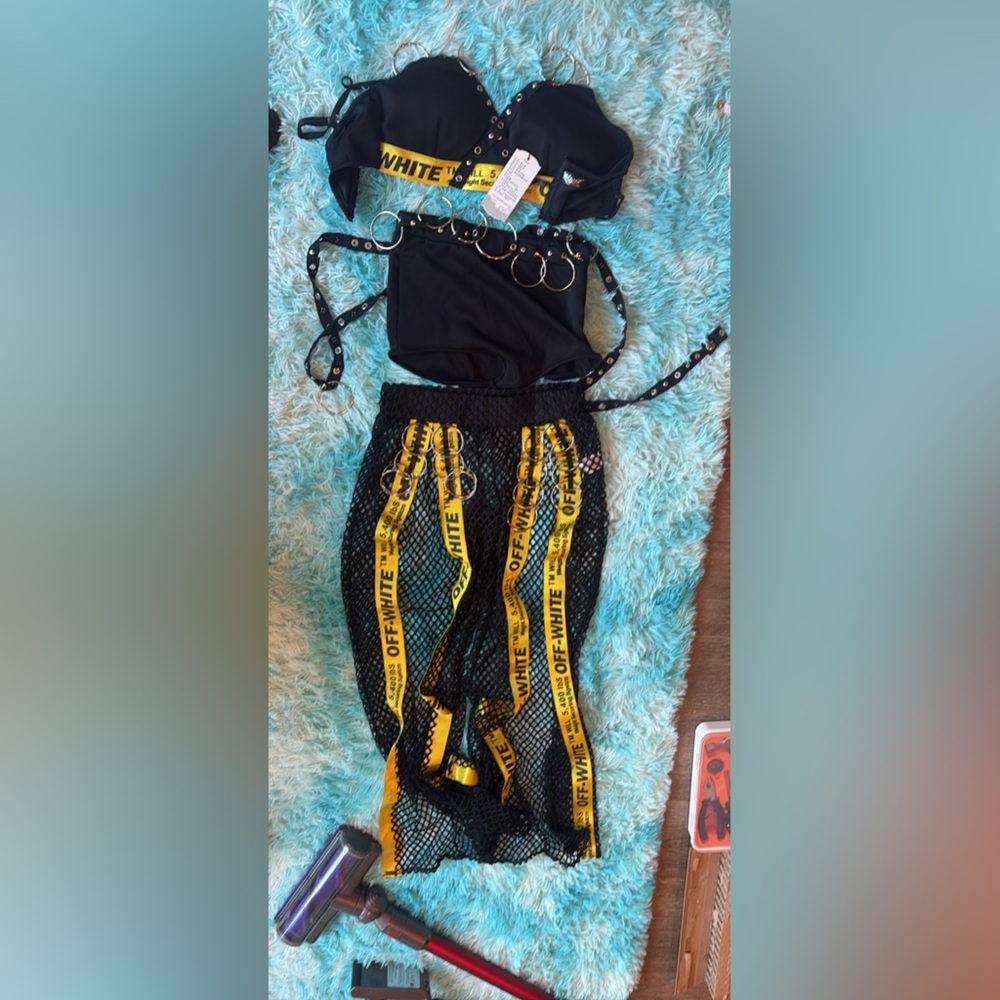 Stylish Black and Yellow Skirt - Picture 2 of 8